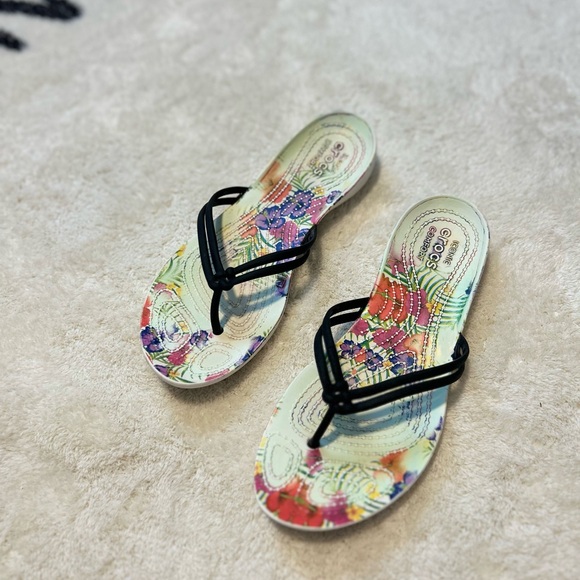 Crocs flip flops - Picture 2 of 4